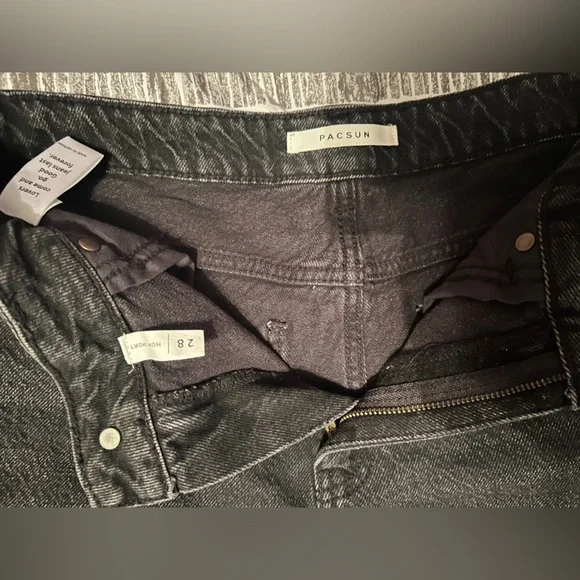 Pacsun black denim shorts - woman’s size 28 - Picture 2 of 3